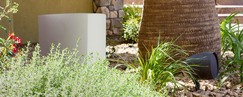 Outdoorspeaker-hardscape